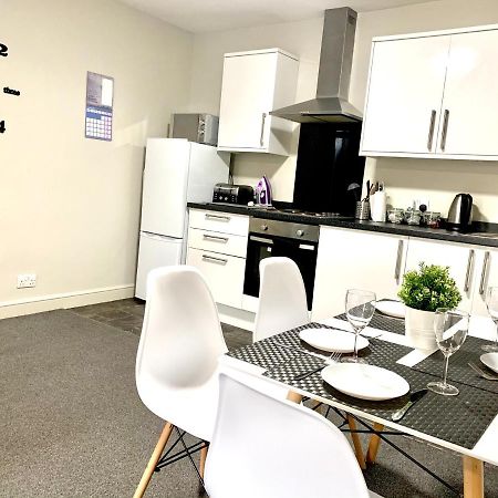 ווייקפילד Free, Large Car Park Apartment מראה חיצוני תמונה