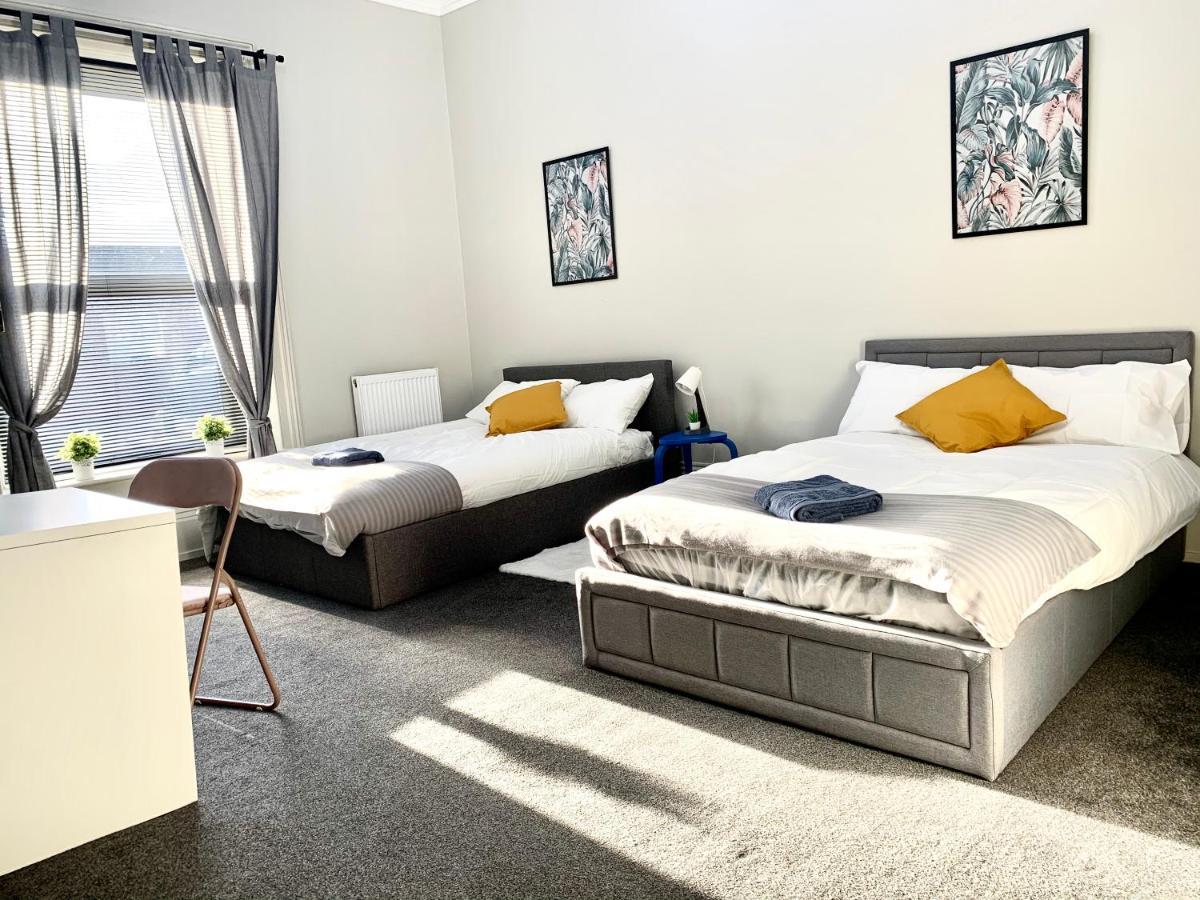 ווייקפילד Free, Large Car Park Apartment מראה חיצוני תמונה